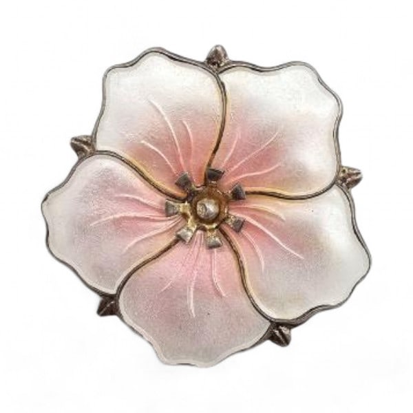 Norway Aksel Holmsen Guilloche Enamel Sterling Silver White and Peach Dogwood Flower Brooch 6.5 G: Norway Aksel Holmsen Guilloche Enamel Sterling Silver White and Peach Dogwood Flower Brooch 6.5 G