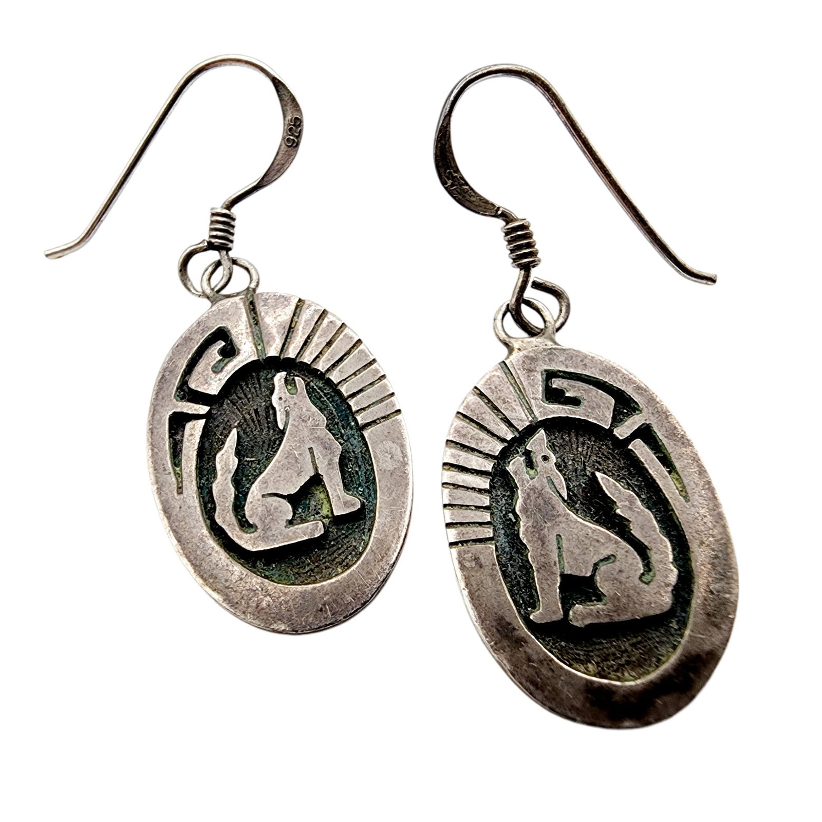 Signed Hopi? Vintage Sterling Howling Wolf Overlay Earrings 4g (1 of 4)