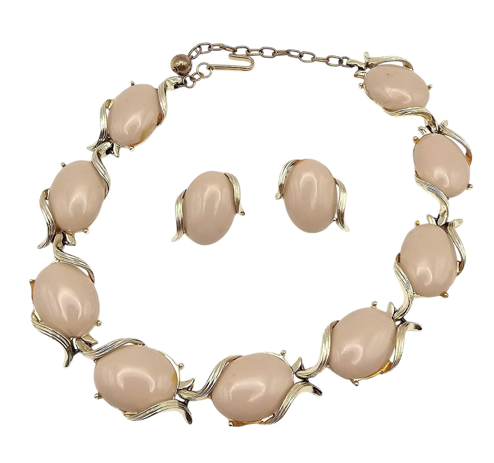 Vintage Beige Thermoset/Lucite Gold Tone Necklace Earrings Set: Vintage Beige Thermoset/Lucite Gold Tone Necklace Earrings Set