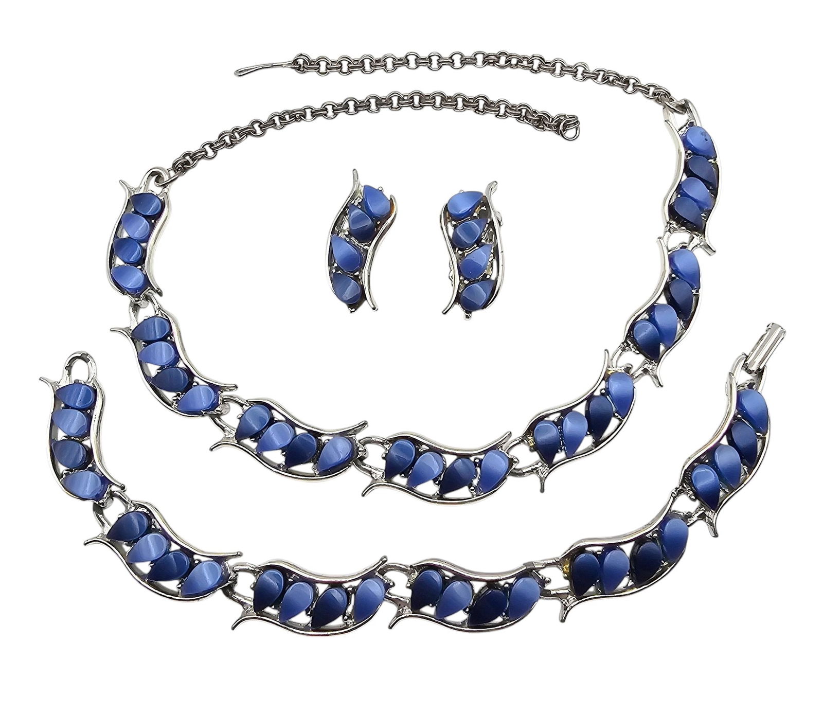 Vintage Blue Dark Blue Thermoset/Lucite Silver Tone Necklace Bracelet Earrings Set (1 of 3)