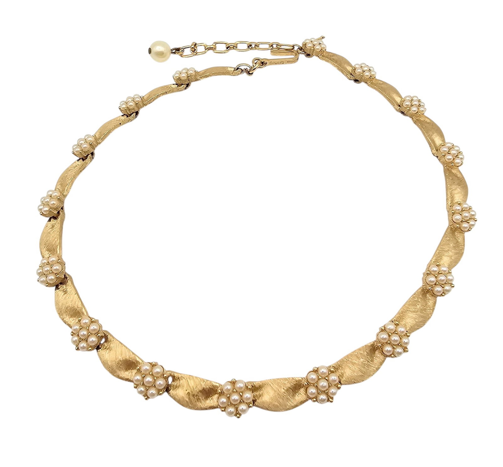 Alfred Philippe Vintage Crown Trifari Birthday Ribbon Series Faux Pearl Brushed Gold Tone Necklace: Alfred Philippe Vintage Crown Trifari Birthday Ribbon Series Faux Pearl Brushed Gold Tone Necklace