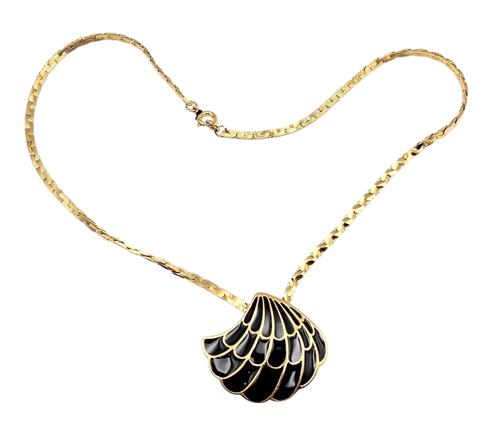 Trifari Vintage Black Enamel Gold Tone Seashell Necklace: Trifari Vintage Black Enamel Gold Tone Seashell Necklace