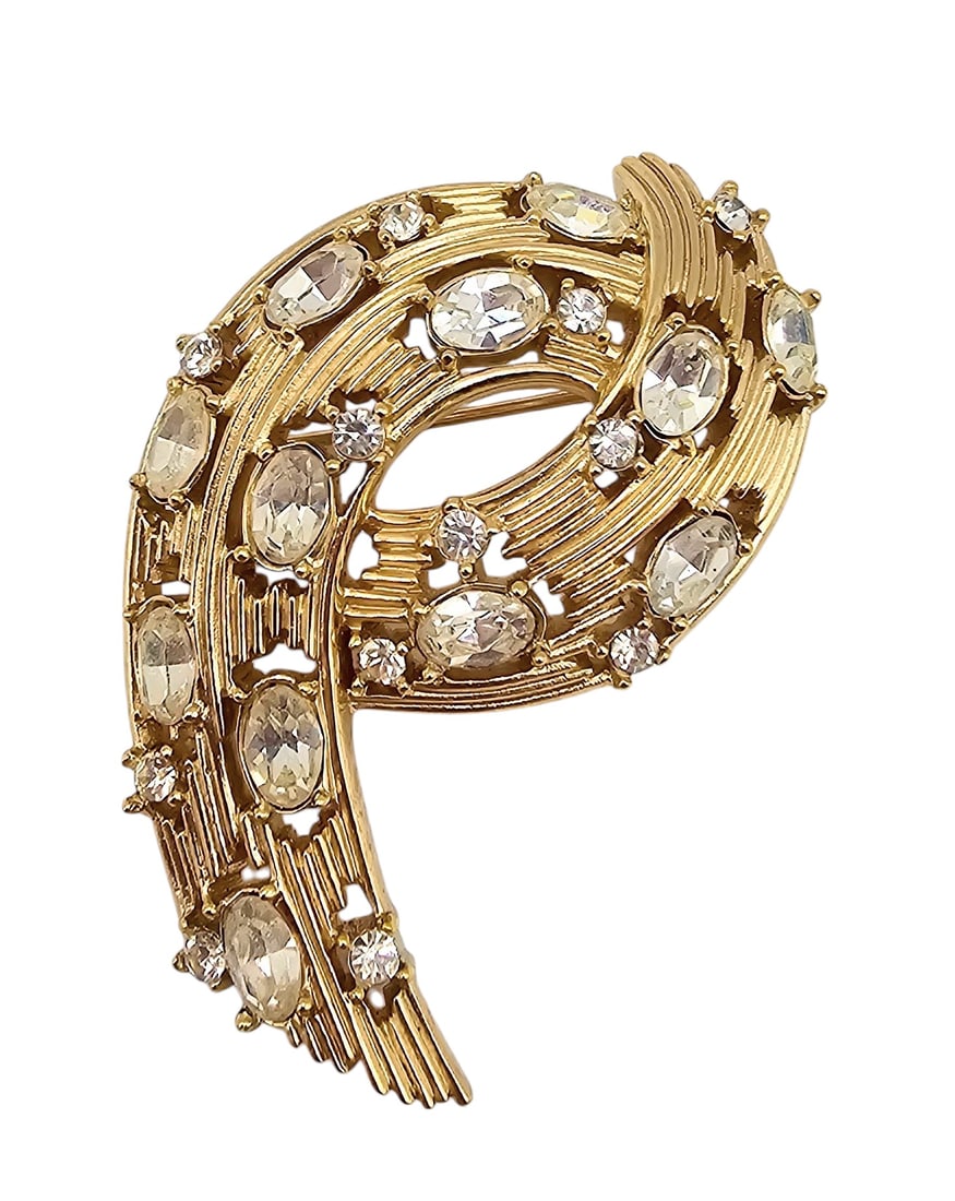 Crown Trifari Rhinestone Lined Ribbon Style Brooch: Crown Trifari Rhinestone Lined Ribbon Style Brooch