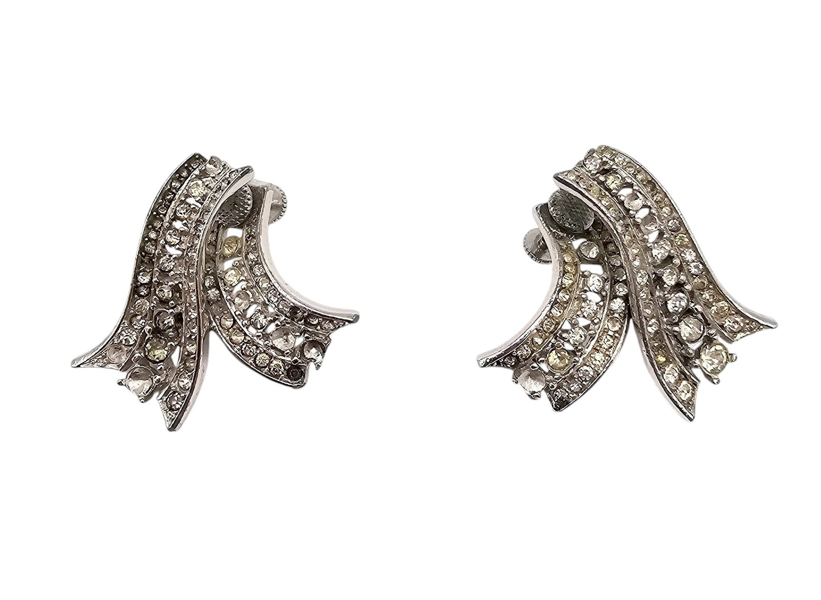 Crown Trifari Vintage Silver Tone Ribbon Earrings: Crown Trifari Vintage Silver Tone Ribbon Earrings