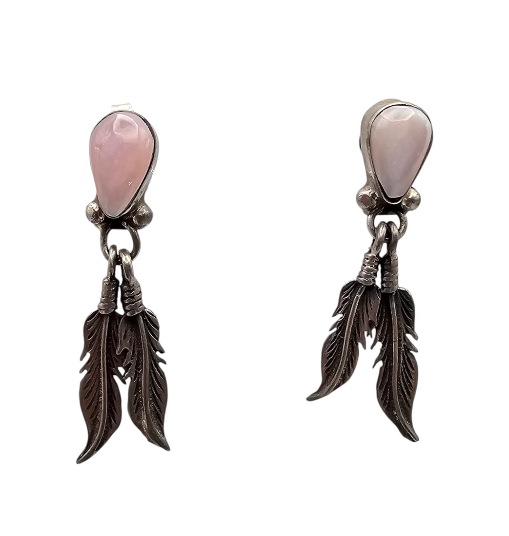 Navajo Mother Of Pearl Sterling Silver Feather Drop Dangle Earrings 4 G (1 of 4)
