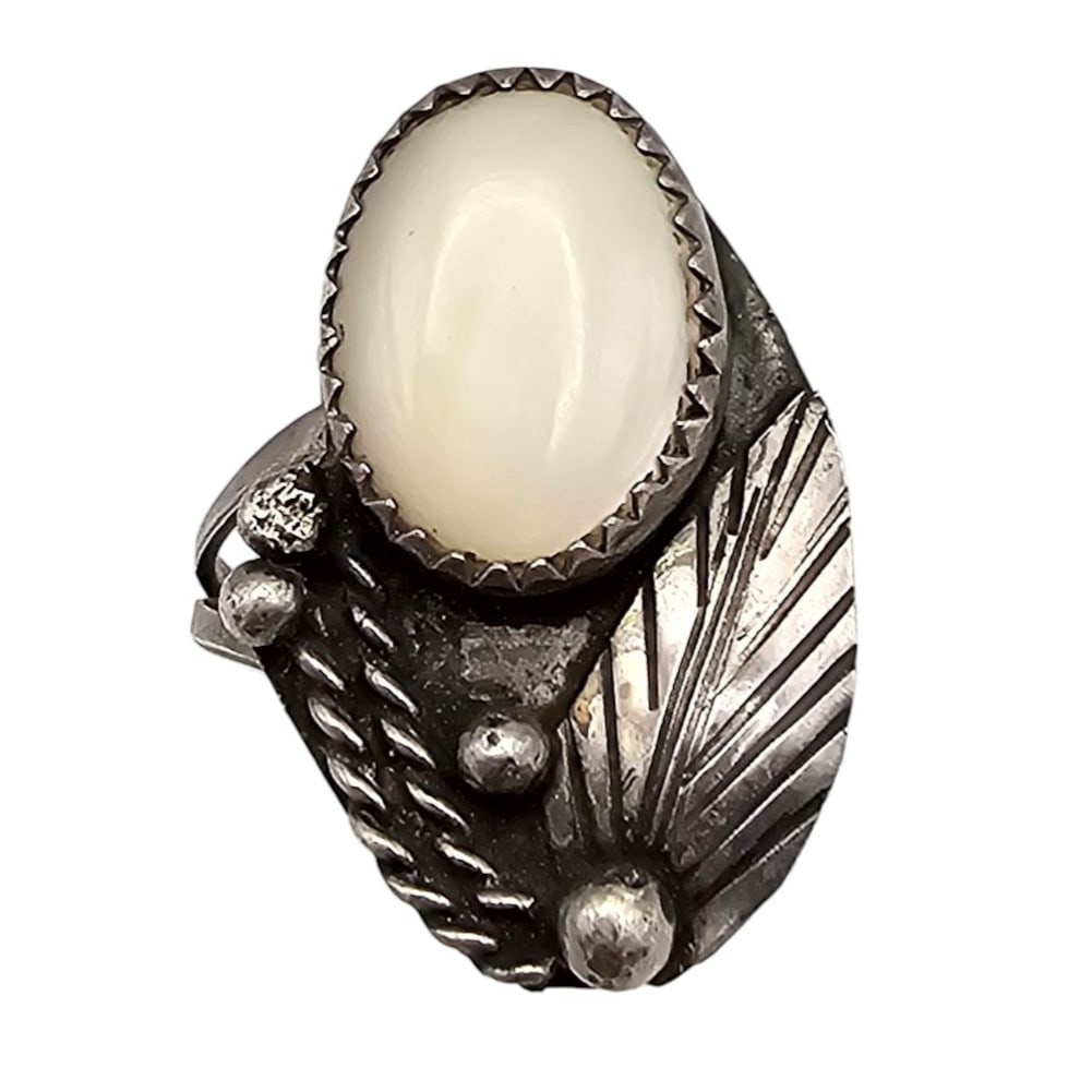 Navajo Mother Of Pearl Sterling Silver Ring Size 4.5 3.8 G: Navajo Mother of Pearl Sterling Silver Ring Size 4.5 3.8 G Bent Band