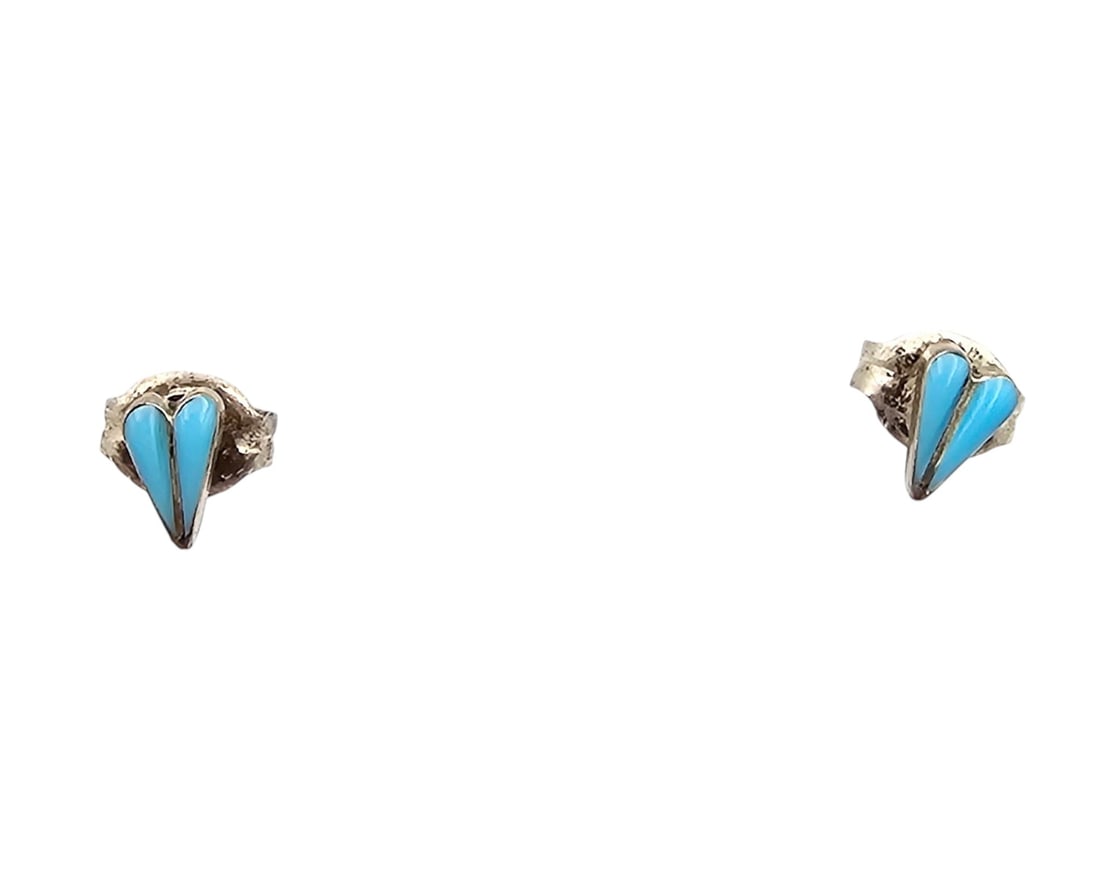 Vintage Zuni Petit Point Turquoise Sterling Heart Earrings: Vintage Zuni Petit Point Turquoise Sterling Heart Earrings 0.5g