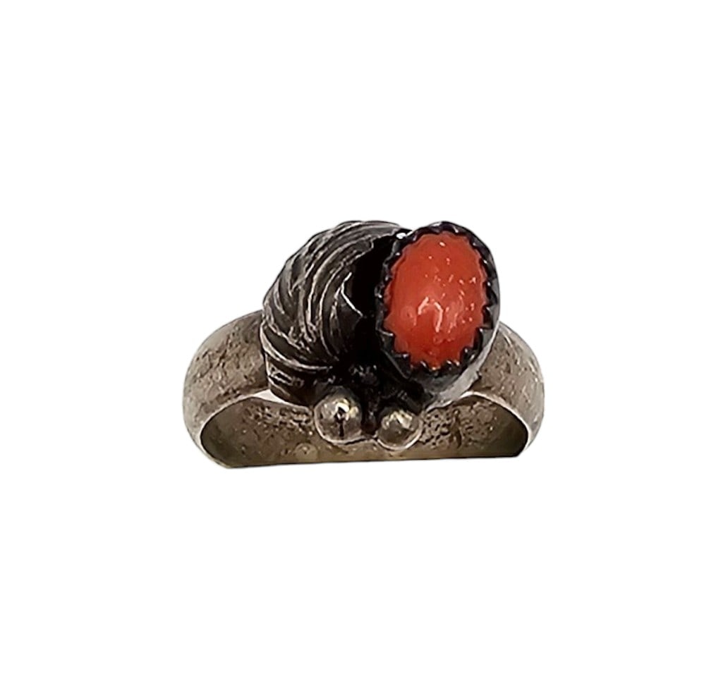 Navajo Coral Sterling Silver Leaf Design Ring Size 5: Navajo Coral Sterling Silver Leaf Design Ring Size 5 2.9 G