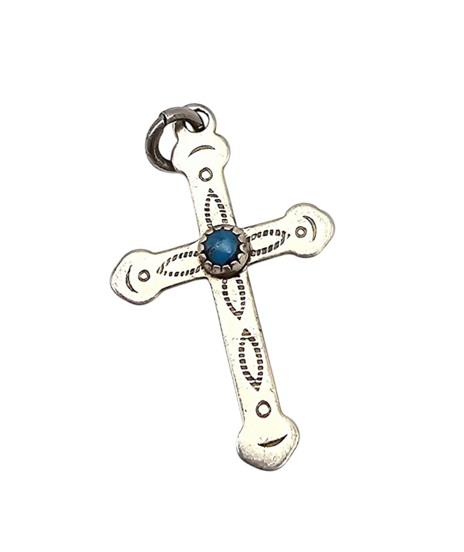 Wheeling Manufacturing Co Turquoise Sterling Silver Snake Eye Cross Pendant: Wheeling Manufacturing Co Turquoise Sterling Silver Snake Eye Cross Pendant 1.1 G