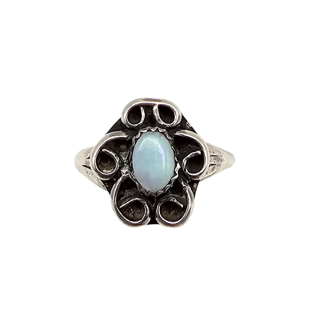 Southwestern Opal Sterling Silver Ring Size 4.5: Southwestern Opal Sterling Silver Ring Size 4.5 1.9 G