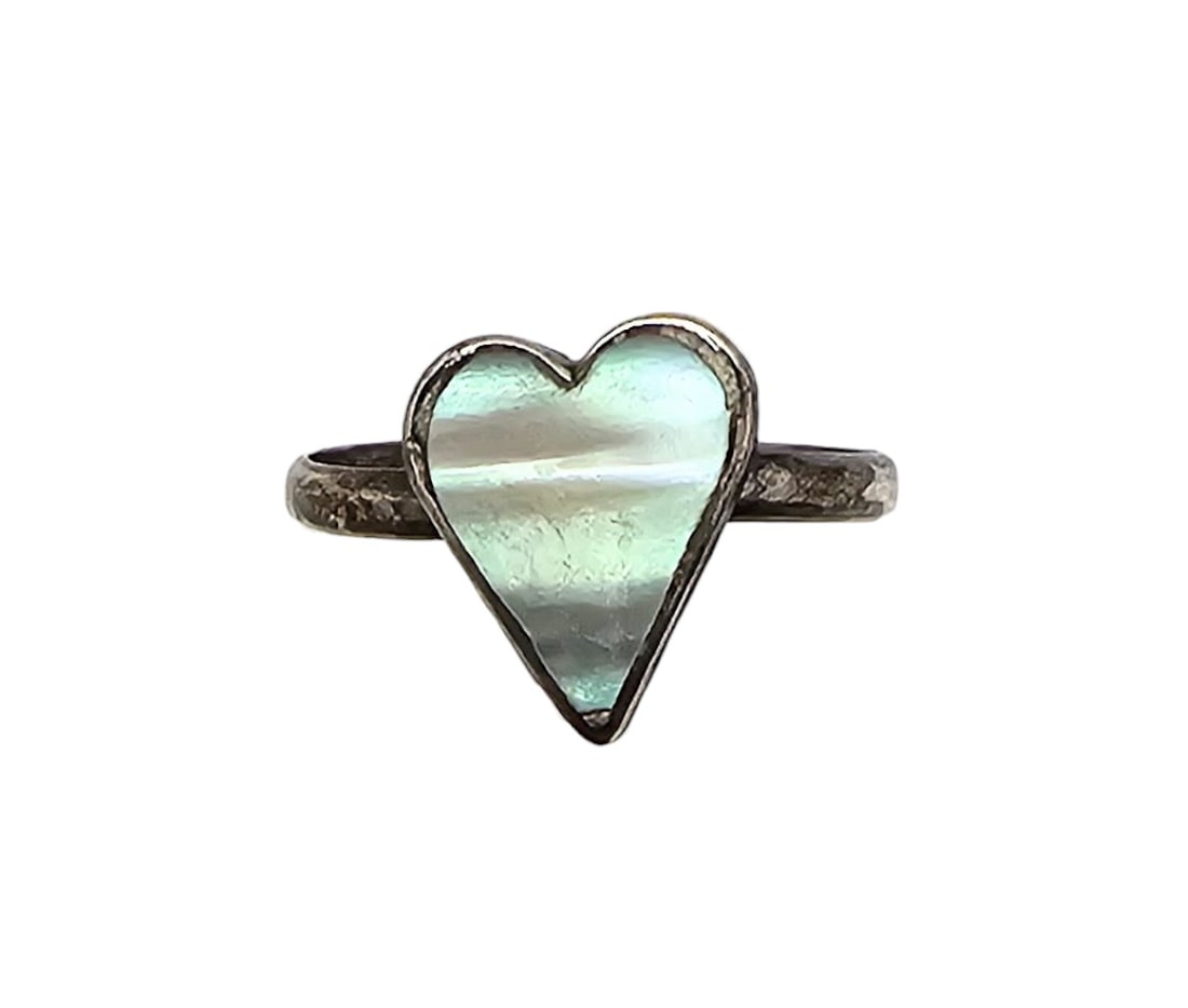Southwestern Mother Of Pearl Sterling Silver Heart Ring Size 4.25: Southwestern Mother Of Pearl Sterling Silver Heart Ring Size 4.25 1 g