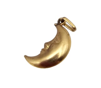 Italy 14K Gold Crescent Moon Pendant 0.7 G