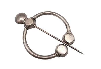 Vintage Scottish Sterling Silver Celtic Penannular Cloak Pin Brooch 13.2 G