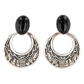 Navajo Sterling Onyx Storyteller Hoop Earrings