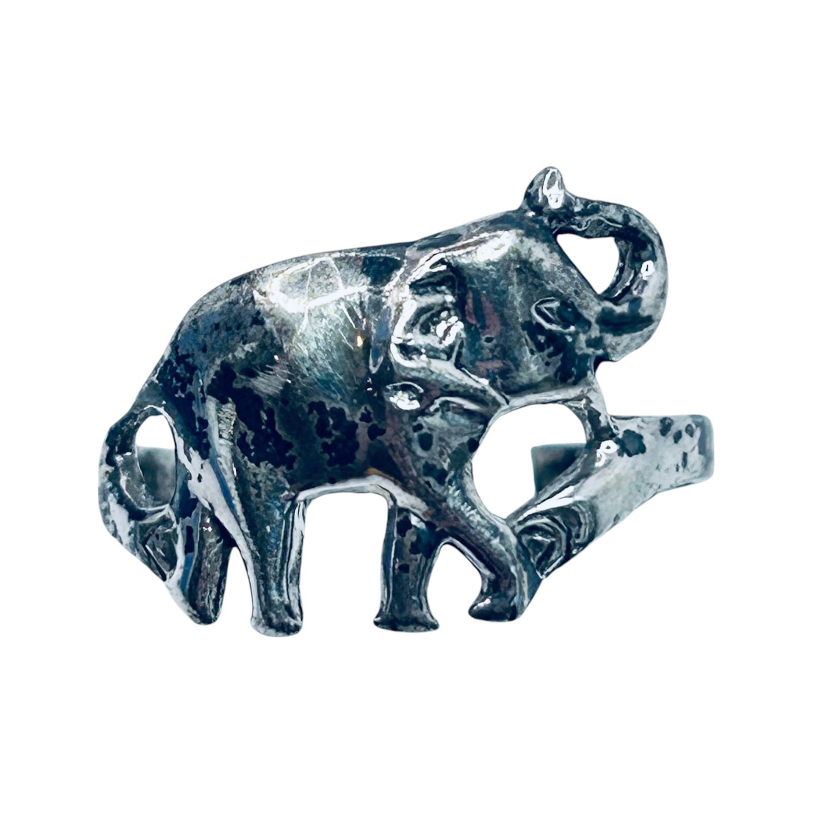 Sterling Silver Elephant Ring. Size 8.5. 2.57 G.: Sterling silver elephant ring. Size 8.5. 2.57 g.