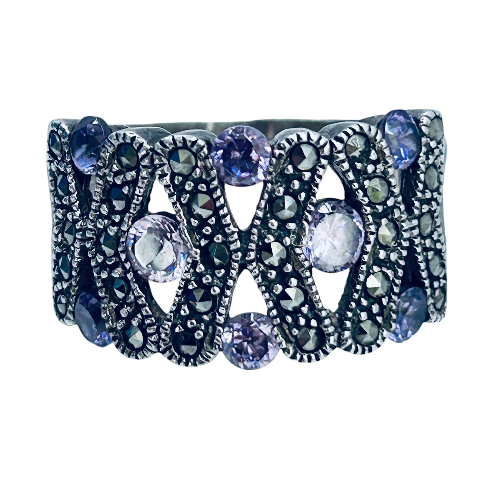 Purple Rhinestone With Marcasite Detail. Sterling Silver Ring. Size 7. 6.07 G.: Purple rhinestone with Marcasite detail. Sterling silver ring. Size 7. 6.07 g.