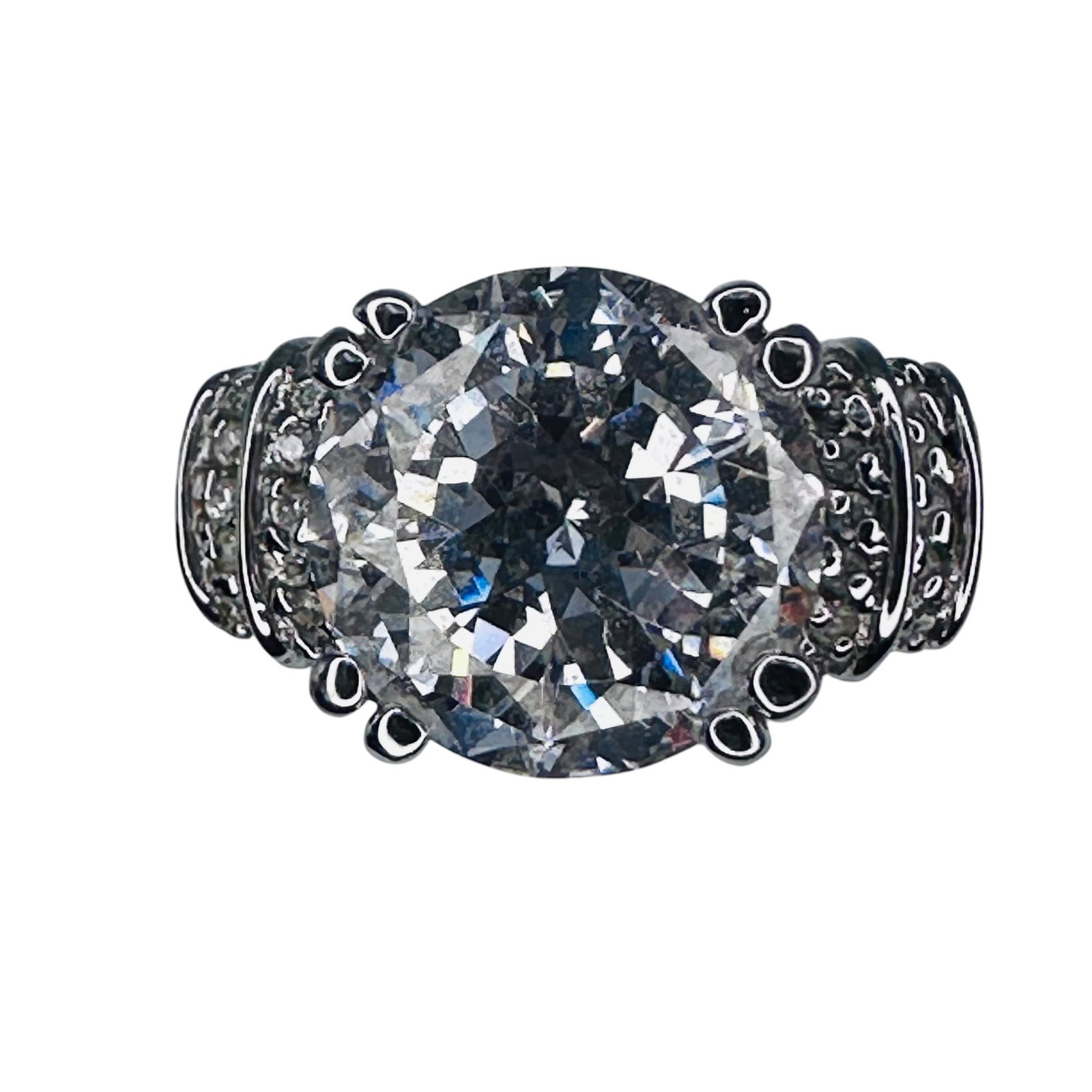 UTC, Sterling Silver Solitaire Rhinestone Focus With Marcasite Ring. Size 7. 5.61g.: UTC sterling silver solitaire rhinestone focus with marcasite ring. Size 7. 5.61g.