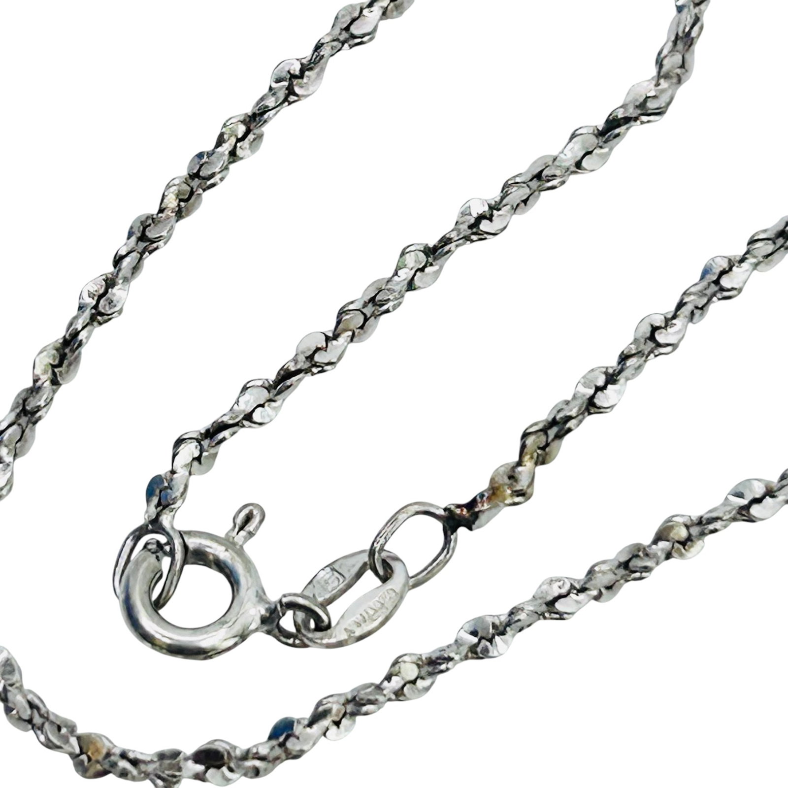 S, Italy Sterling Silver Twist Chain Bracelet. 1.96 G.: S Italy sterling silver twist chain bracelet. 1.96 g.