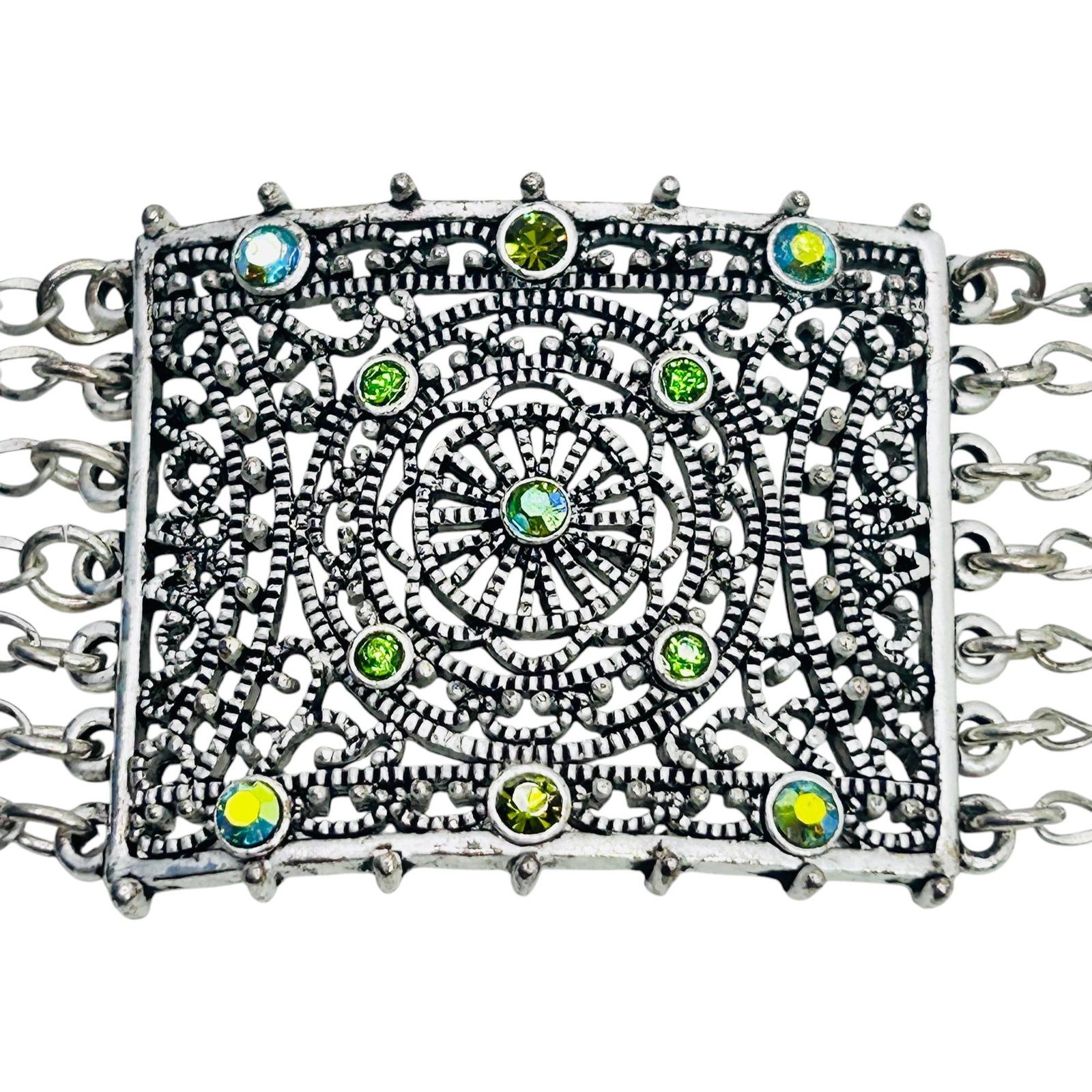 Avon, NR, Sterling Silver Green Stone, Detailed Bracelet With Figaro Chains. 20.27 G.: Avon NR sterling silver green stone detailed bracelet with figaro chains. 20.27 g.