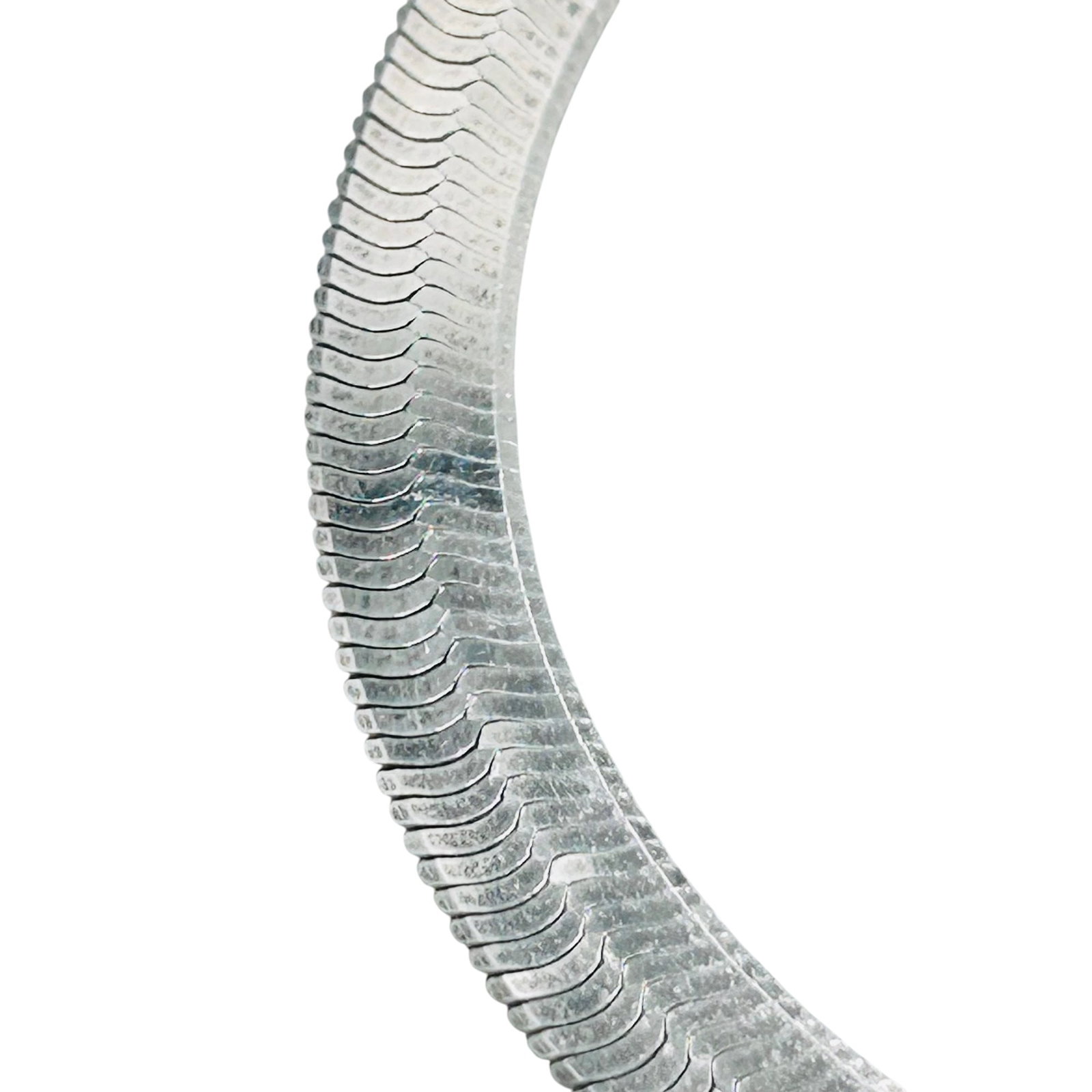 GLO, Italy Sterling Silver Flats Snake Chain Bracelet. 8.63g.: GLO Italy sterling silver flats snake chain bracelet. 8.63g.