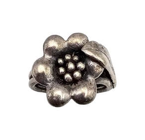 Sterling Silver Flower Ring Size 4.25 3.9 G