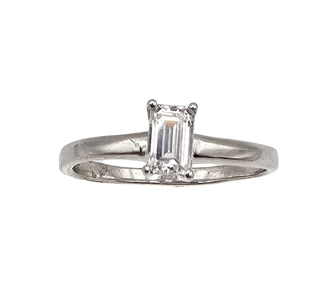 TF Cubic Zirconia Sterling Silver Cocktail Ring Size 9 2.3 G: TF Cubic Zirconia Sterling Silver Cocktail Ring Size 9 2.3 G