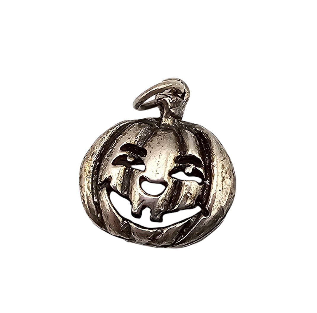 Sterling Silver Jack-O-Lantern Pumpkin Halloween Pendant 2 G (1 of 3)