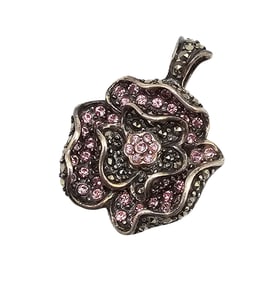 A Marcasite Sterling Silver Flower Pendant 10.9 G