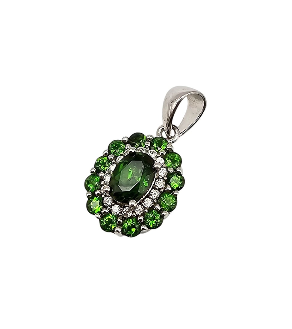 HT Lab Emerald Sterling Silver Pendant 3.2 G: HT Lab Emerald Sterling Silver Pendant 3.2 G
