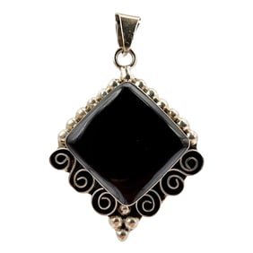 Sterling Signed 'CII' Mexico Onyx Bead Swirl Pendant