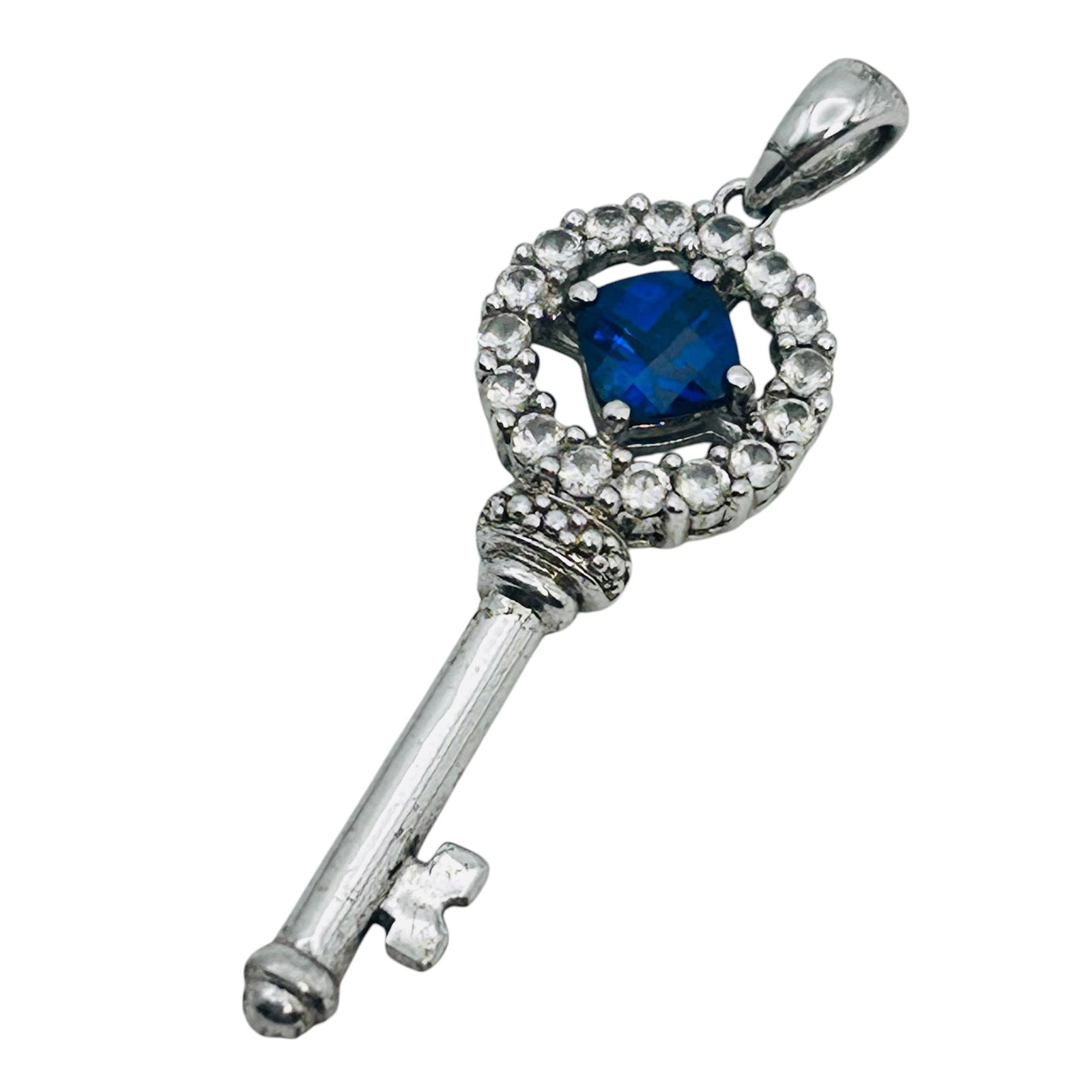 AV Sapphire And Spinel Key Pendant 2.99g: AV sapphire and spinel key pendant 2.99g