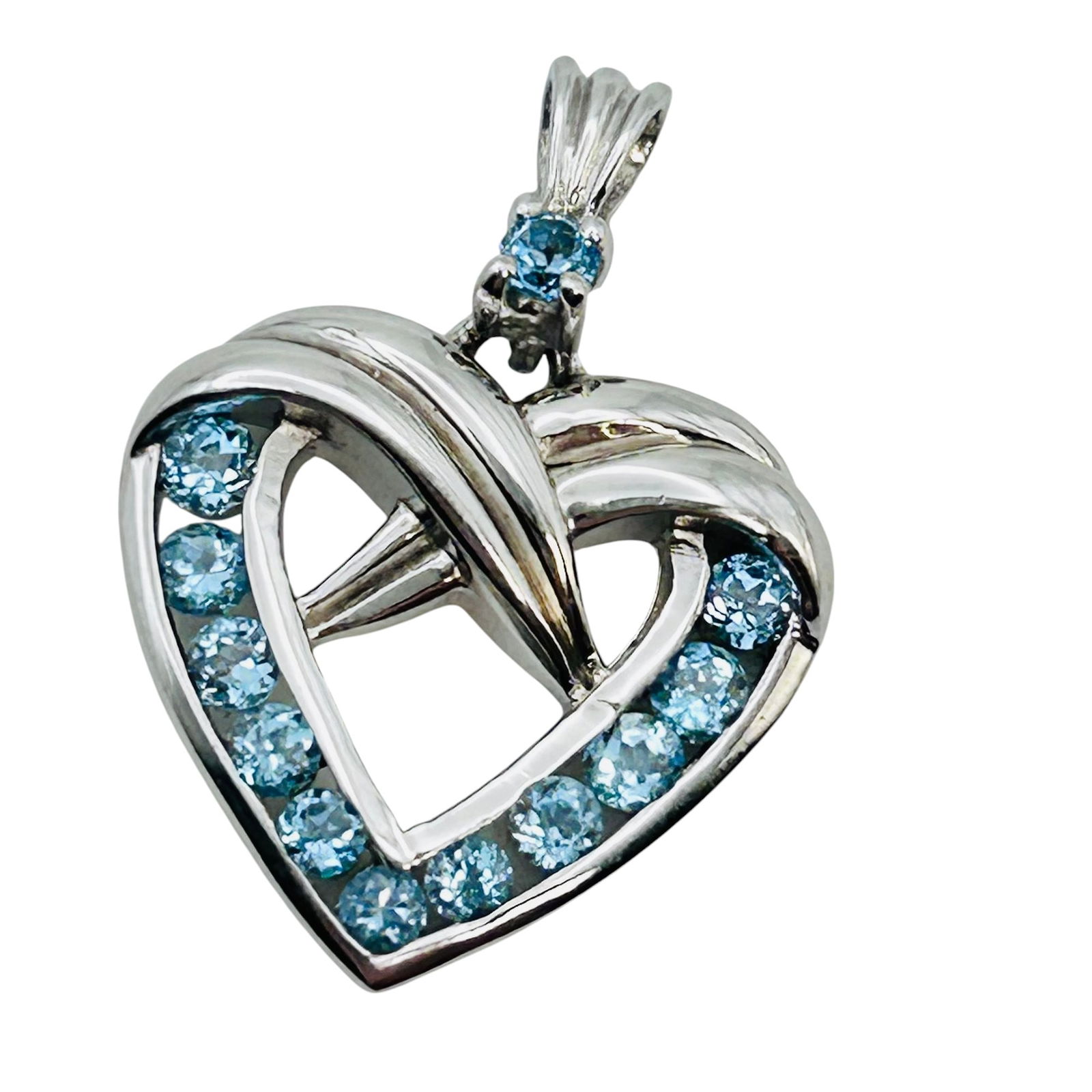 Signed OM Topaz Heart Pendant Engraved 3.47 G Everlasting: Signed OM topaz heart pendant engraved 3.47 g “everlasting“