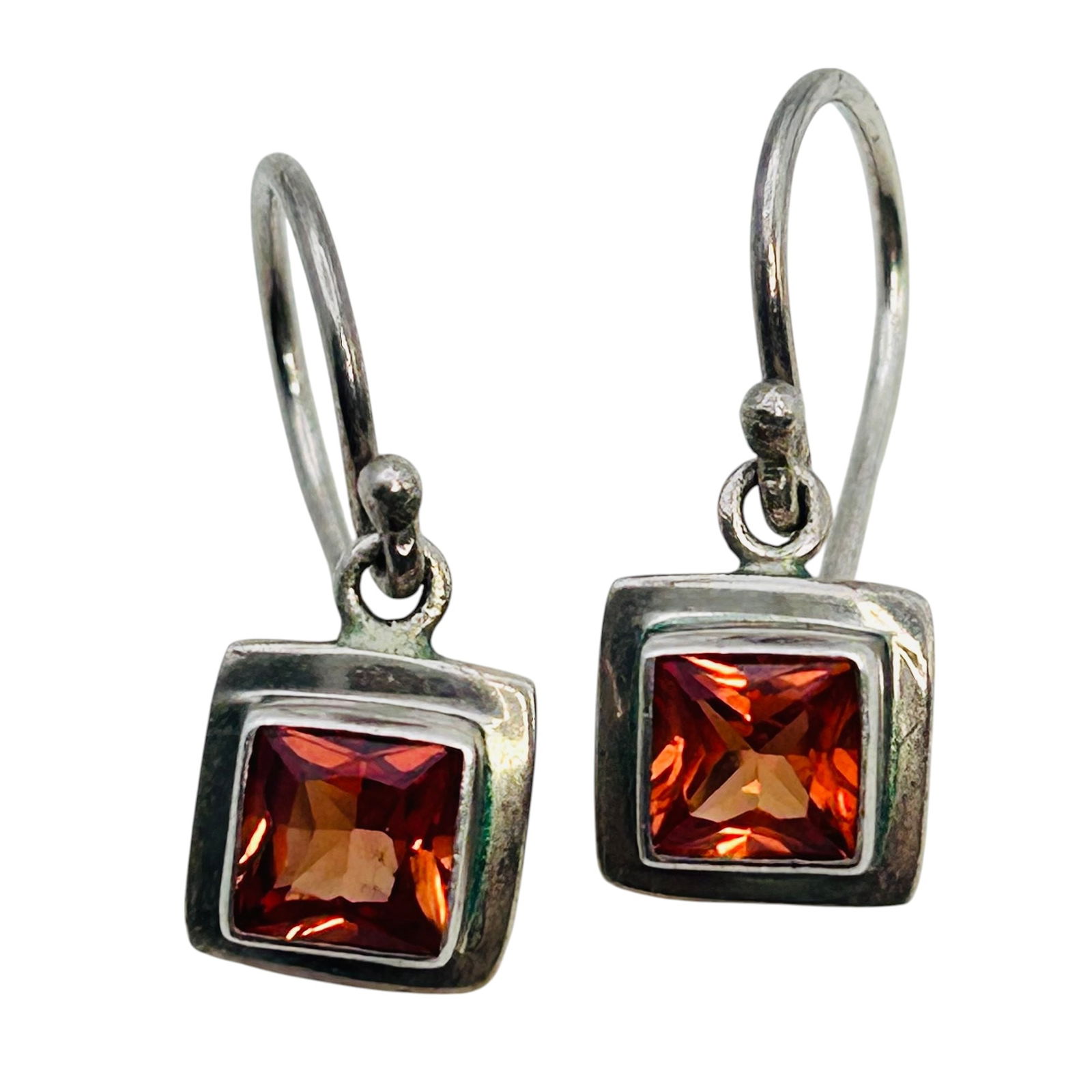 Ruby Sterling Square, Hook Earrings 2.52 G (1 of 4)