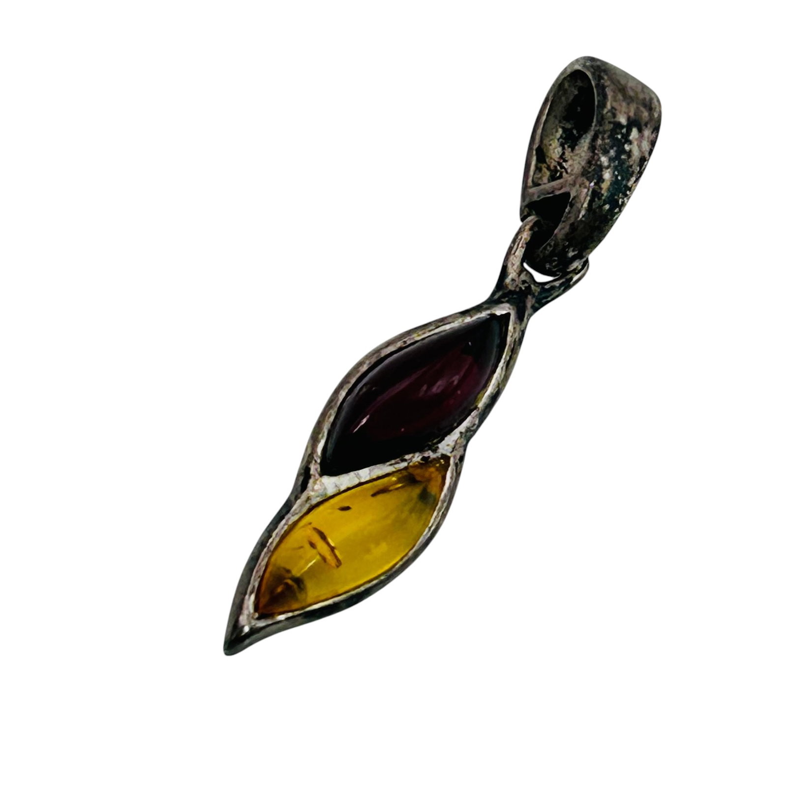 Amber Sterling Pendant 1.48 G: Amber Sterling pendant 1.48 g