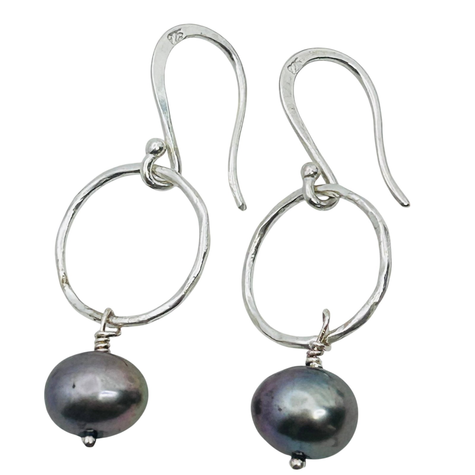 Tahitian Pearl Sterling Dangle Earrings 3.26 G: Tahitian pearl Sterling dangle earrings 3.26 g