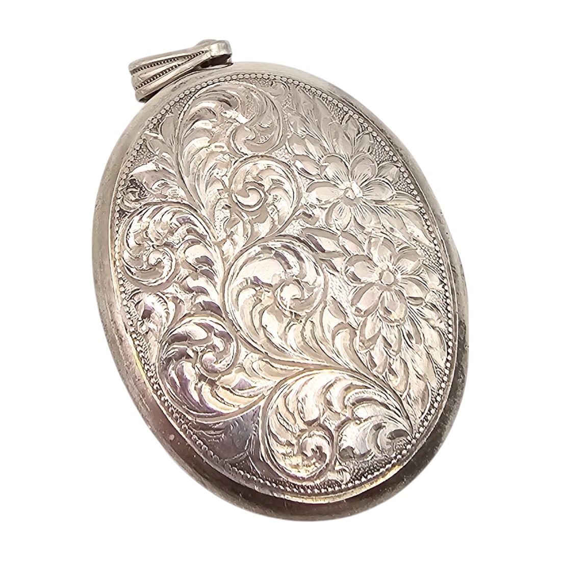 8 Sterling Silver Floral Etched Locket Pendant 16 G: 8 Sterling Silver Floral Etched Locket Pendant 16 G