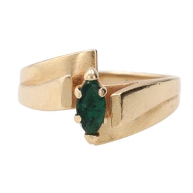 AV Green Stone 14K Gold Cocktail Ring Size 6