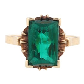 Green Gemstone 10K Gold Cocktail Ring Size 8.5