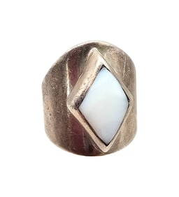 Mexico Sterling Mother Of Pearl Ring Size 6.25