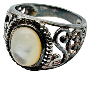 Mother Of Pearl Sterling Ring Scroll Detail Size 8, 5.58 G