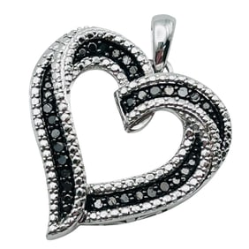 Black Sapphire, Sterling Heart Pendant 4.37 G