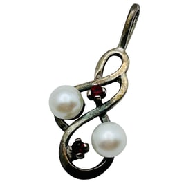 Garnet And Pearl Sterling Pendant 1.71 G