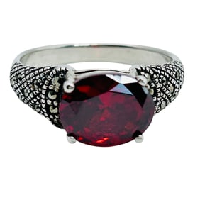 VIVAH Red Rhinestone MARCASITE Sterling Ring Size 9, 4.87 G