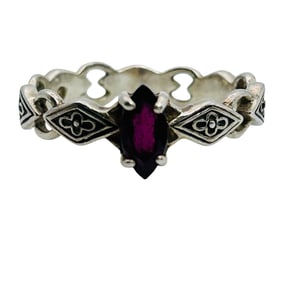 RJ Gaziano Avon Garnet Linked Band Ring Size 9, 2.83g