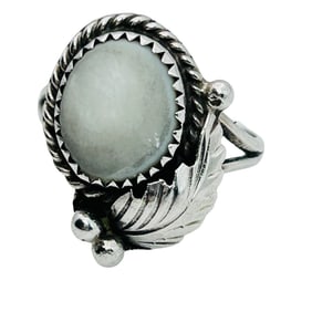 Navajo Sterling Leaf Stone Ring Signed B, Size 4.5, 2.59 G
