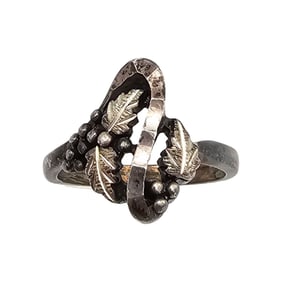 Wheeling Manufacturing Co Sterling Silver Leaf Design Ring Size 6 3.5 G