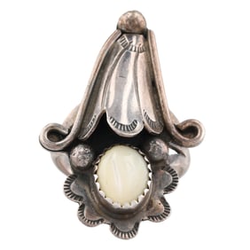 Vintage Navajo Sterling Mother Of Pearl Ring Sz. 8