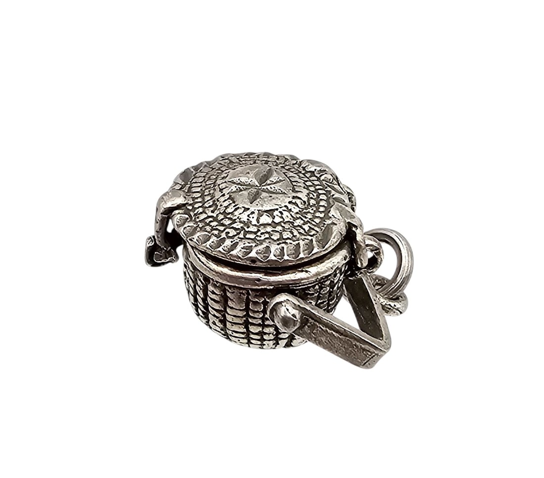 Sterling Silver Pick Nick Basket Charm 5.2 G: Sterling Silver Pick Nick Basket Charm 5.2 G moving parts