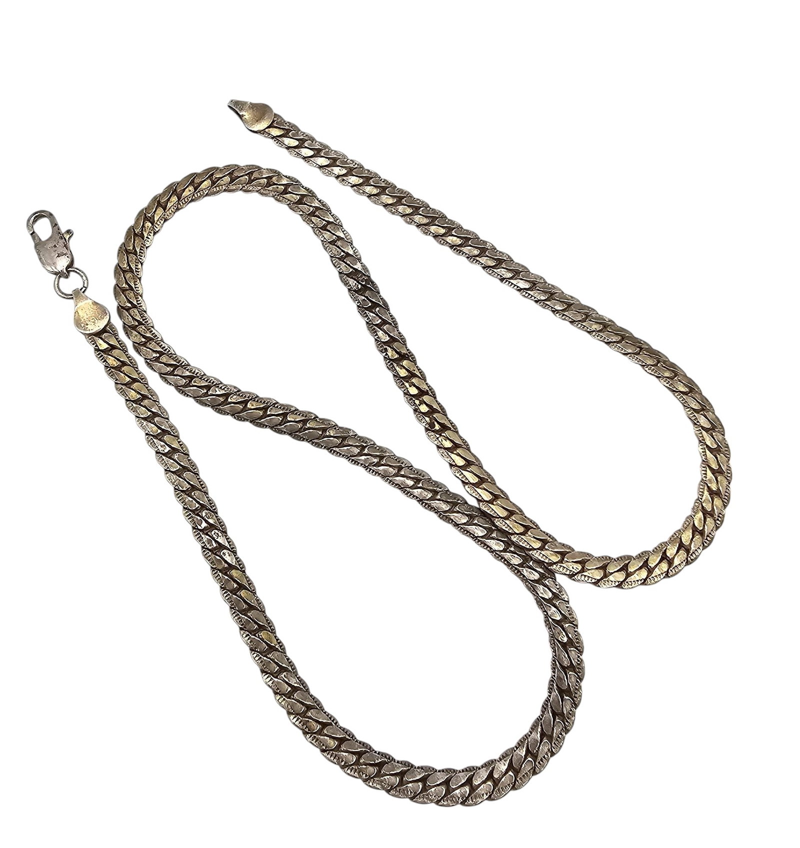 Sterling Silver Cuban Chain Necklace 25.7 G: Sterling Silver Cuban Chain Necklace 25.7 G
