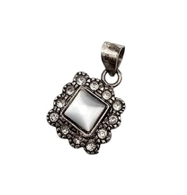 Mother Of Pearl Sterling Silver Pendant 1.9 G